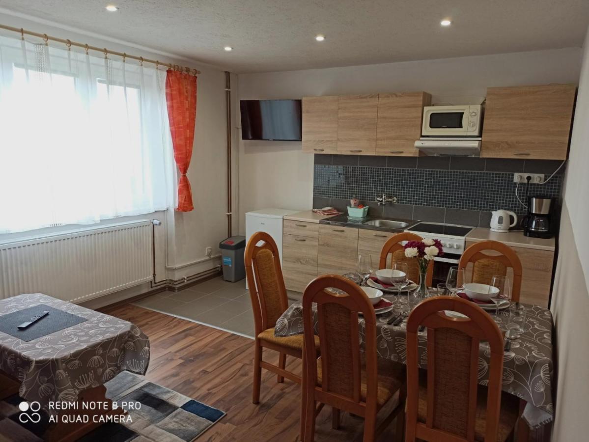 Apartman U Vrbu Cerna v Posumavi Ngoại thất bức ảnh